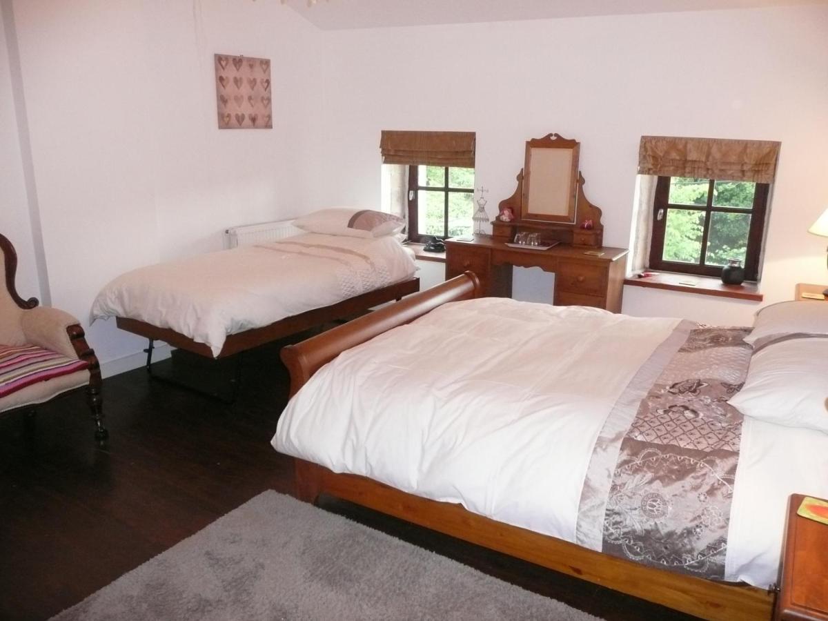 Maison Blanc Bed & Breakfast Gibourne Bagian luar foto