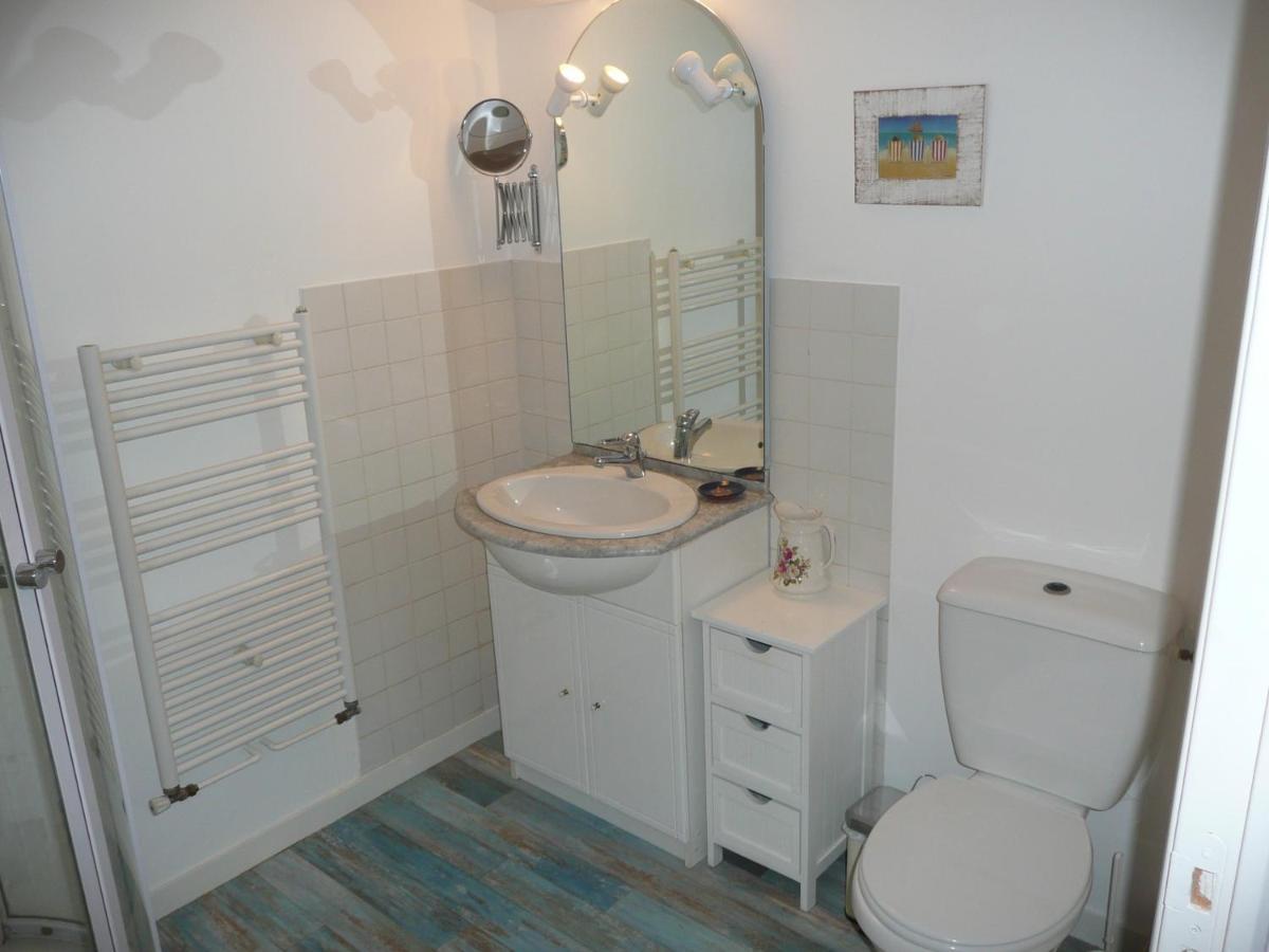 Maison Blanc Bed & Breakfast Gibourne Bagian luar foto