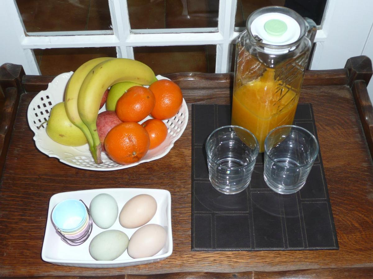 Maison Blanc Bed & Breakfast Gibourne Bagian luar foto