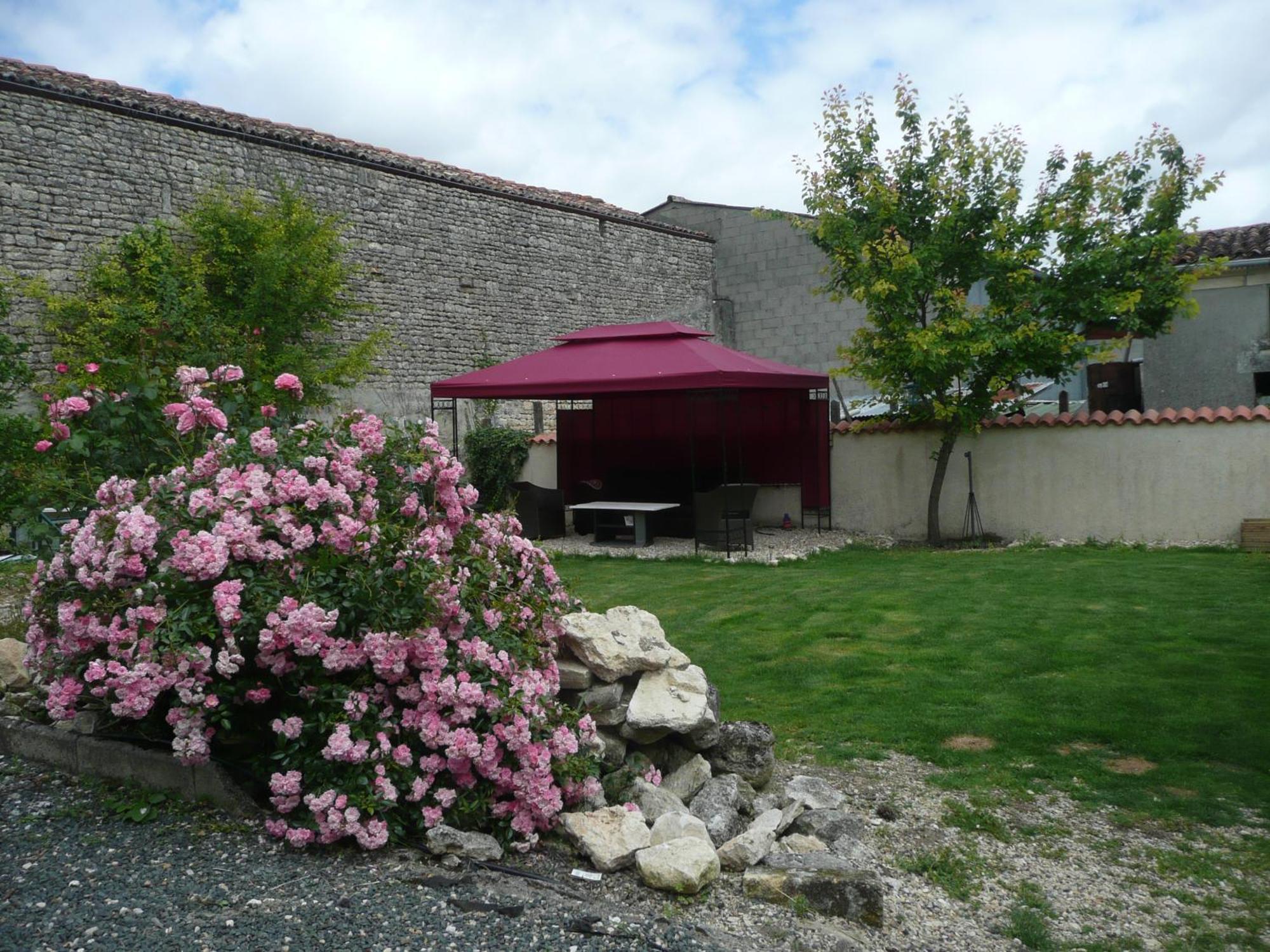Maison Blanc Bed & Breakfast Gibourne Bagian luar foto