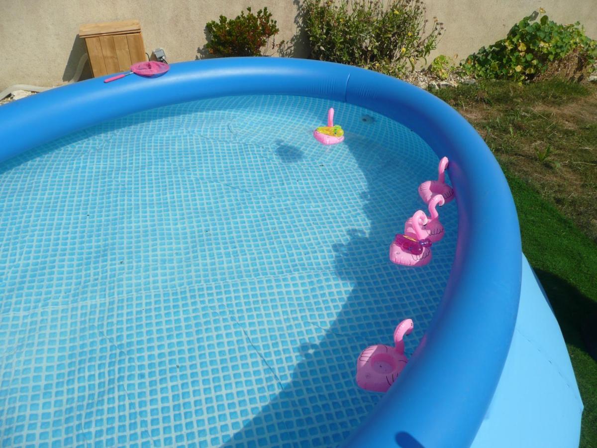 Maison Blanc Bed & Breakfast Gibourne Bagian luar foto
